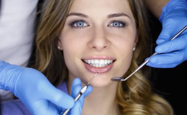 Myths About Teeth Whitening That You Shouldn’t Believe